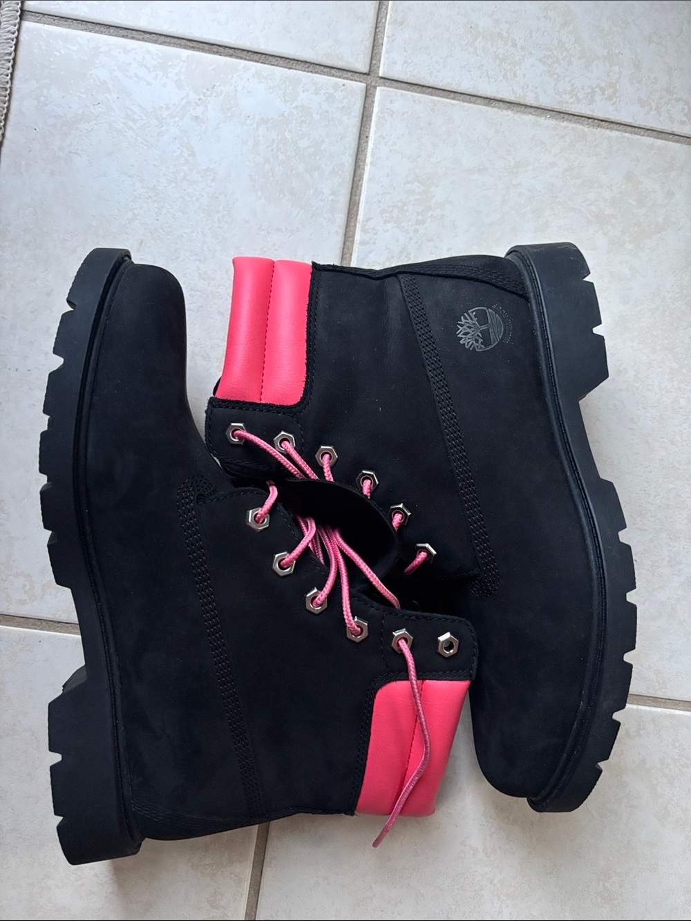 NEW Timberland black and pink